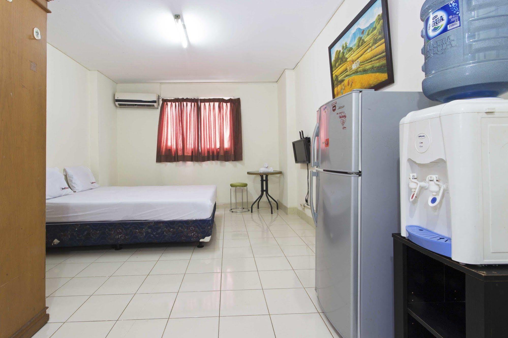 Reddoorz Apartment @ Pulo Gadung Jakarta Eksteriør billede